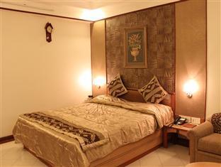Hotel Royal Palace Jalgaon Exterior foto